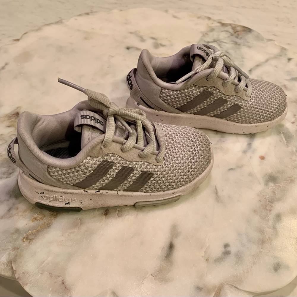 Adidas Racer 2.01 Toddler Size 7 - Gray